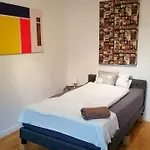 Апартаменты Aufmlohr - Mit 3 Schlafzimmern-fuer 5 Personen- 4 Einzelbetten- 1 Ausziehcouch- In Hitdorf - Private Parkplaetze Vorhanden- *