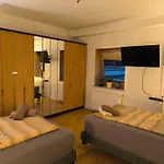 شقة Aufmlohr - Mit 3 Schlafzimmern-fuer 5 Personen- 4 Einzelbetten- 1 Ausziehcouch- In Hitdorf - Private Parkplaetze Vorhanden- ليفركوزن
