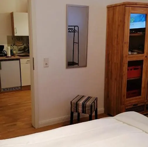 Aufmlohr - Mit 3 Schlafzimmern - In Hitdorf - Private Parkplätze Vorhanden- Apartment