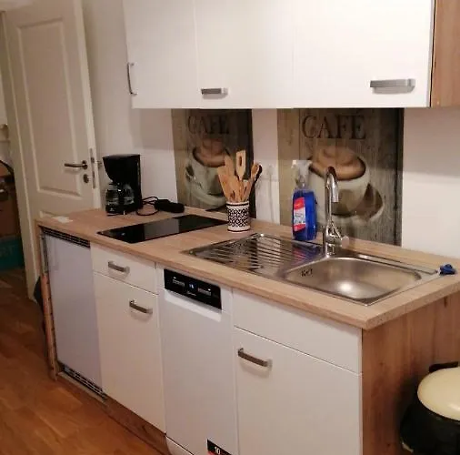 Aufmlohr - Mit 3 Schlafzimmern - In Hitdorf - Private Parkplätze Vorhanden- Apartment