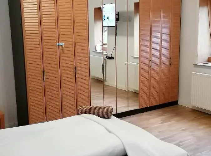 Aufmlohr - Mit 3 Schlafzimmern - In Hitdorf - Private Parkplätze Vorhanden- *