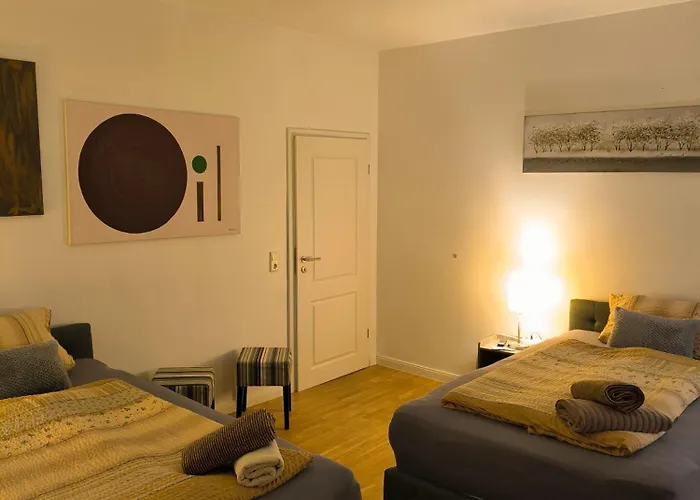 Apartment Aufmlohr - Mit 3 Schlafzimmern - In Hitdorf - Private Parkplätze Vorhanden-