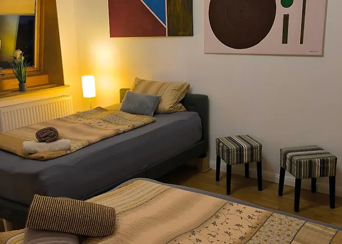 Apartment Aufmlohr - Mit 3 Schlafzimmern - In Hitdorf - Private Parkplätze Vorhanden-