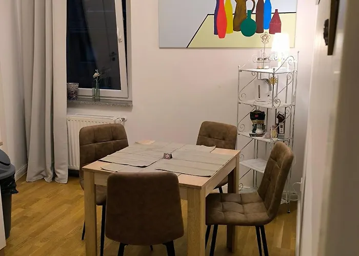 Aufmlohr - Mit 3 Schlafzimmern - In Hitdorf - Private Parkplätze Vorhanden- Leverkusen