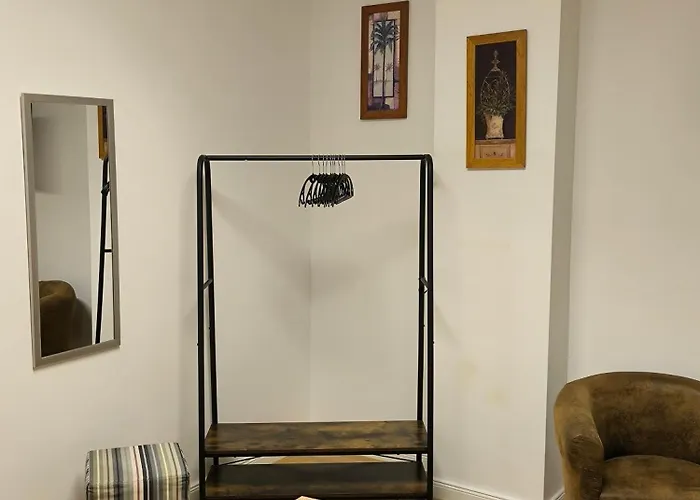 Apartment Aufmlohr - Mit 3 Schlafzimmern - In Hitdorf - Private Parkplätze Vorhanden-